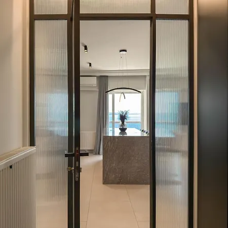 Luxury Sea View Retreat Apartment